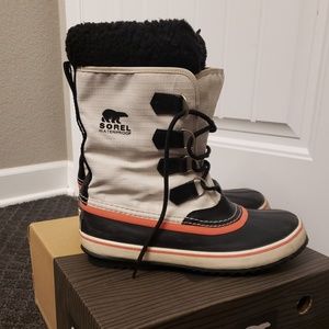 Women's Sorel winter carnival boots, 10